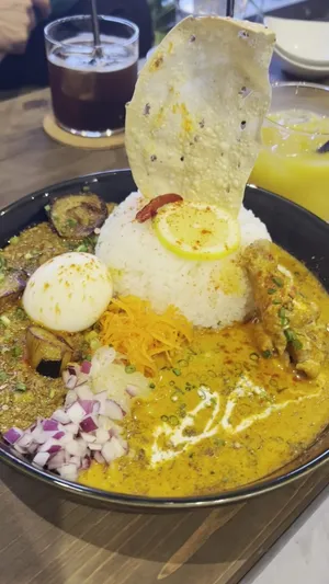 スパイスカレー コフトアルコ