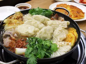 Pyeongando Mandu Jip