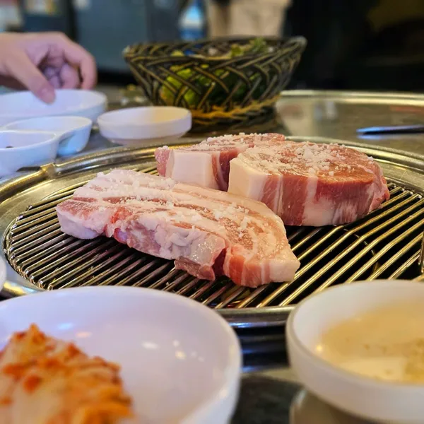 제주돈사돈 인덕원점 사진 4
