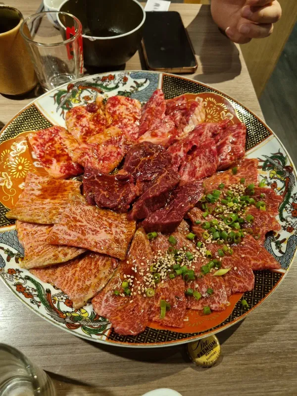 谷中 肉と日本酒