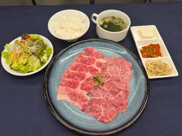 炭火焼肉 絵のある街 上野店 사진 4