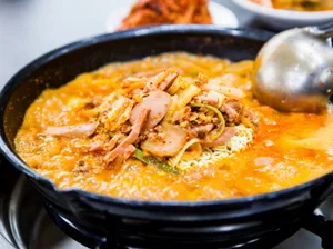 송탄 최네집부대찌개 본점