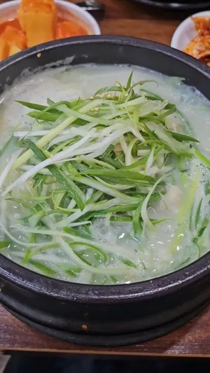 ペジョングァンドンネサムゲタン