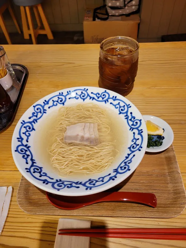 豚そば 月や 大名店の写真3