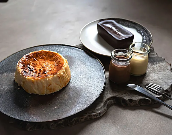 Aged Basque Cheese Cake 사진 3