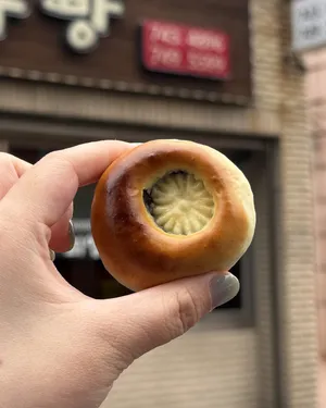 Choi Yeonghwa Bread