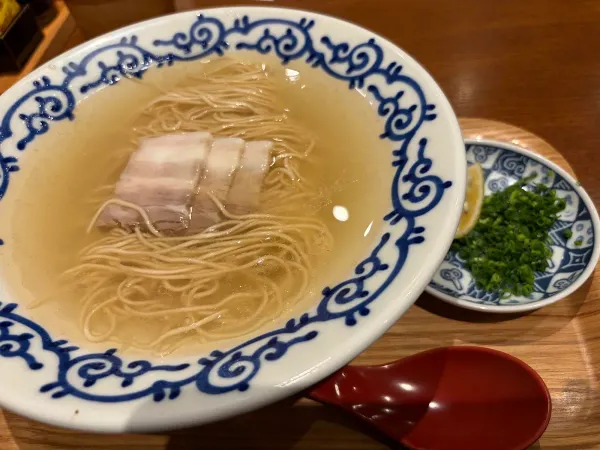 豚そば 月や 福岡空港店 사진 3