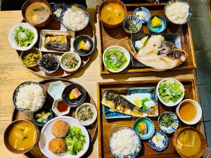 八百屋とごはん もりした