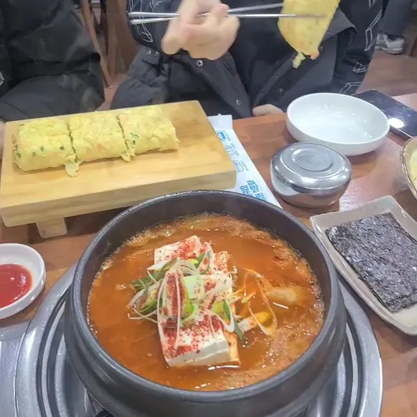 キムパンスンキムチチゲ 本店の写真4