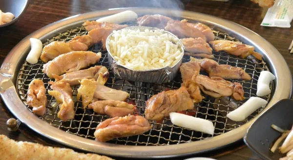 유명숯불닭갈비 가평본점 사진 3