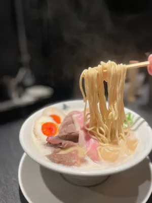 鶏白湯らーめん・つけ麺 金麦アメ村店