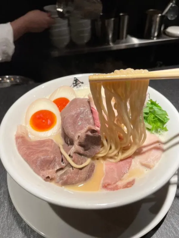 鶏白湯らーめん・つけ麺 金麦アメ村店の写真3