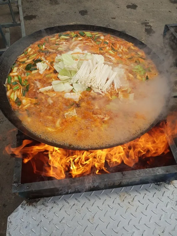 유명산흥부네솥뚜껑닭볶음탕 사진 3