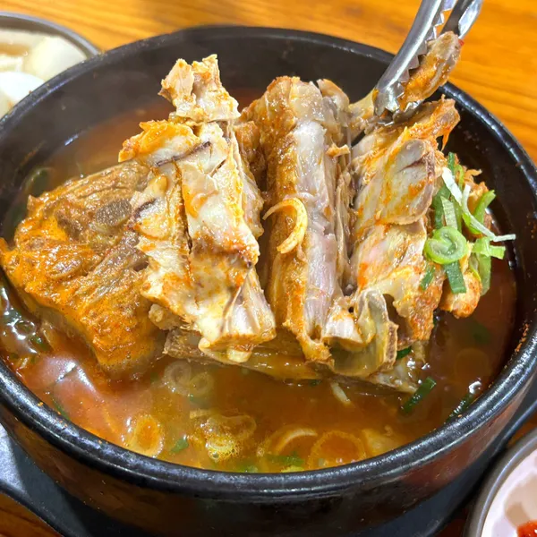 엄가네시골집24시얼큰한뼈해장국 사진 5