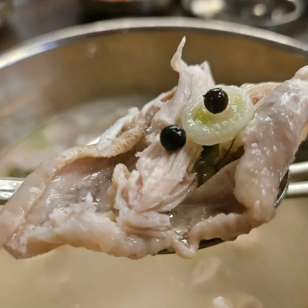 ウンピョンダッコムタンの写真3