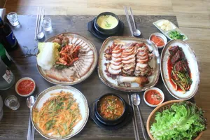 Jangsu Hanbang Jokbal Bossam
