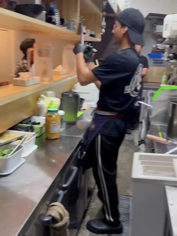 元祖肉肉うどん 川端店 사진 2