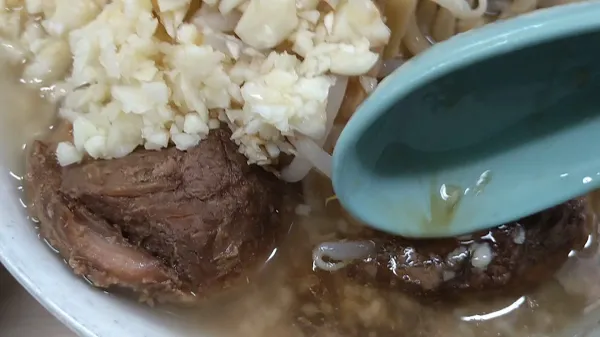 ラーメン荘 歴史を刻め 大阪日本橋店 사진 3