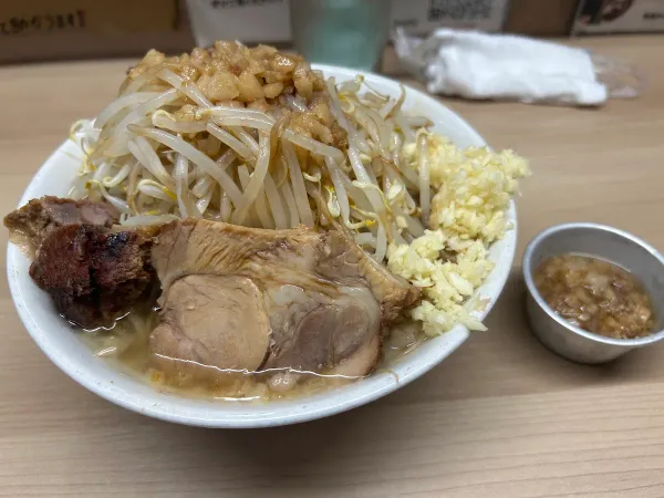 ラーメン荘 歴史を刻め 大阪日本橋店 사진 4