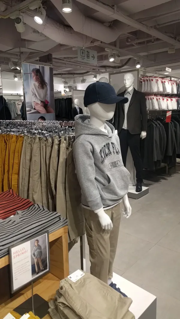 GU 신사이바시 사진 3