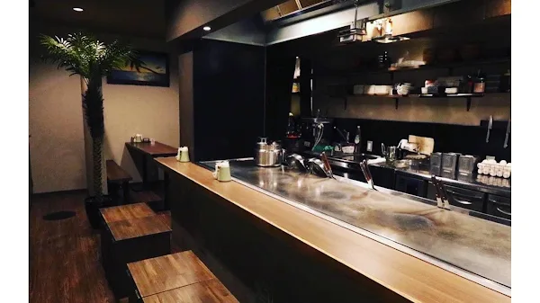 広島風お好み焼き・創作鉄板料理 かめはめは【Hiroshima Style Okonomiyaki & Teppanyaki Kamehameha】 사진 2
