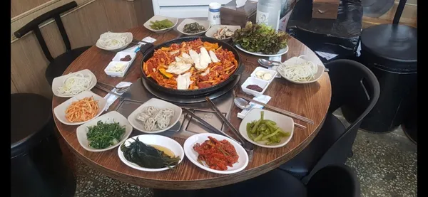 월출산생오리전문점