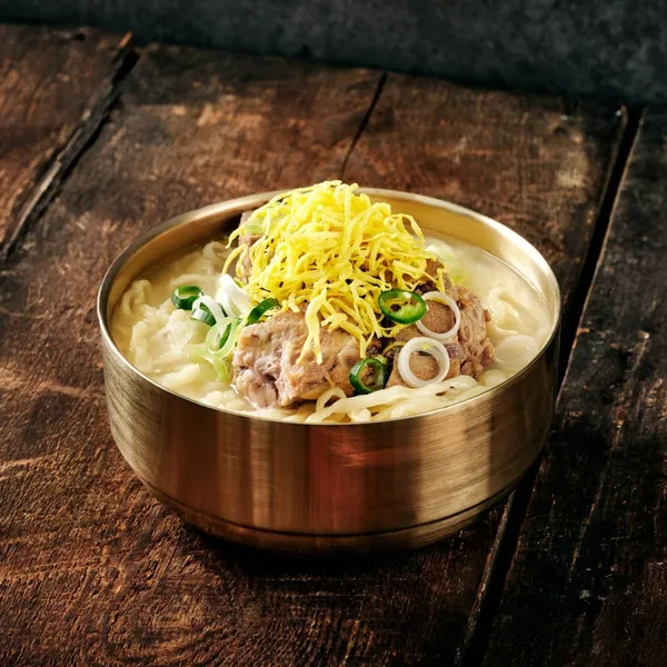 평이담백 뼈칼국수 본점 사진 2