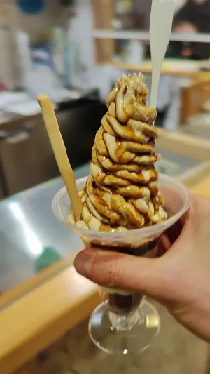 ミルク&パフェ よつ葉 ホワイトコージ 新千歳空港店