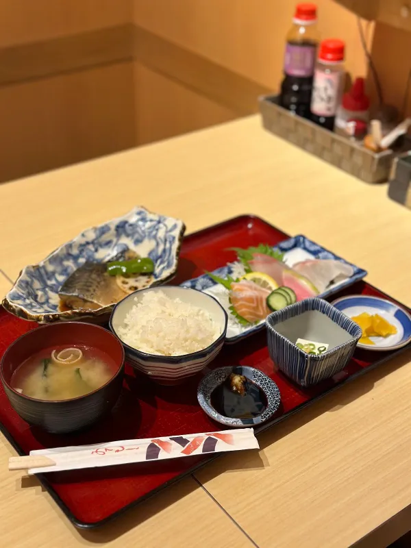 博多海鮮食堂 魚吉
