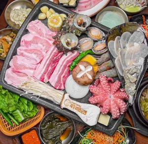 Heukdwaeji Haemul Samhap Seogwipo Olle Market