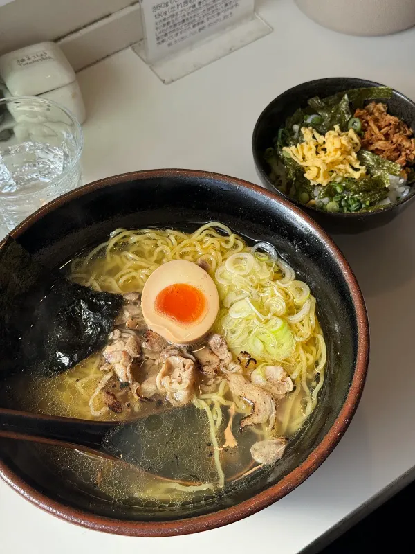 地鶏ラーメン 福助の写真2