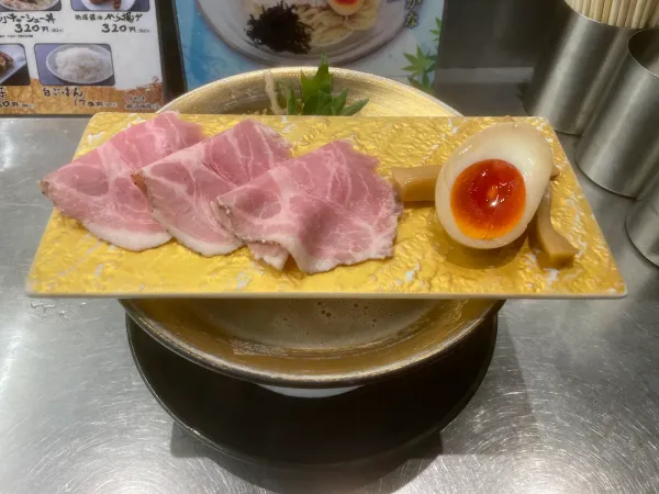 名もなきラーメン 堺筋本町店 사진 4