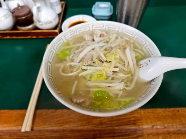 餃子の店 おけ以の写真4