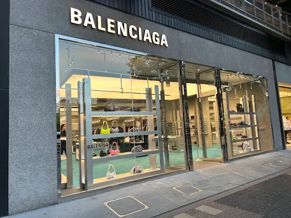 BALENCIAGA