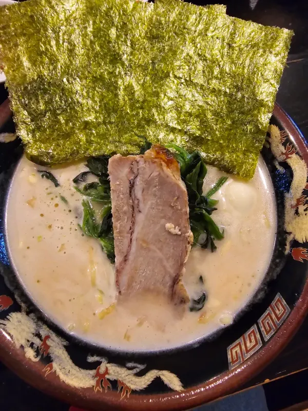 横浜家系ラーメン 神山 松屋町店の写真5