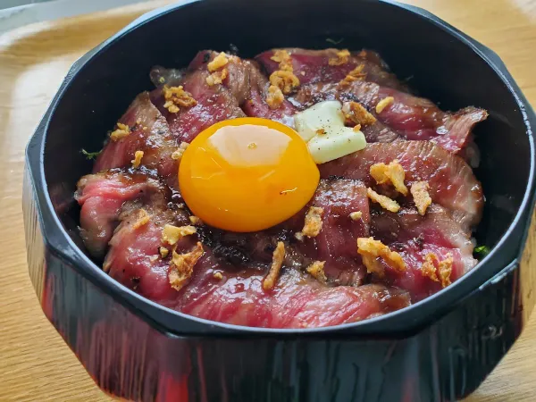 あか牛専門店 うしとさかな