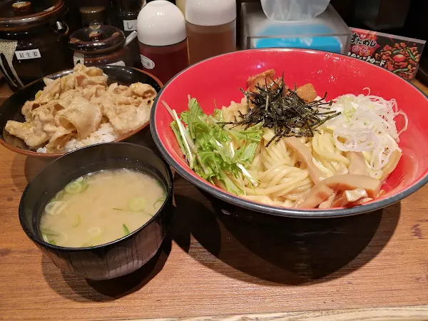 油そば総本店 新宿中央東口店