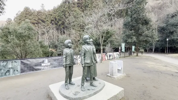 進撃の巨人 大山ダム銅像の写真5