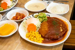 장미경양식 고성본점