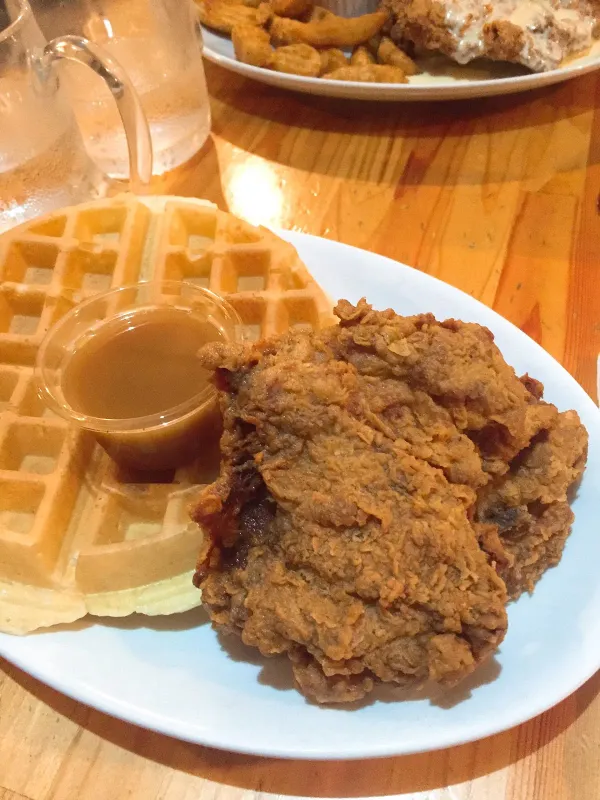 CC's Chicken N' Wafflesの写真2