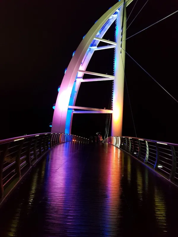 새연교