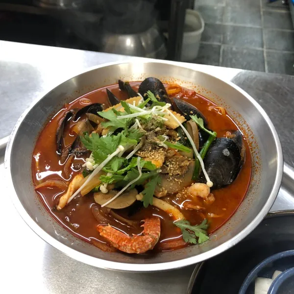 황금룡 사진 2