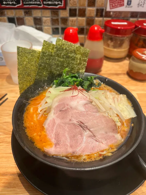 Iekei Ramen Itadakiya Nagahoribashi Store 사진 5