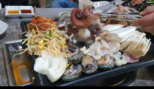 흑돼지해물삼합 서귀포올레시장점 사진 3