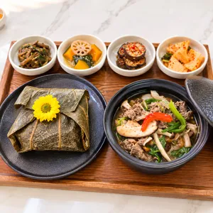 자연식구 김치찜과 제철반상