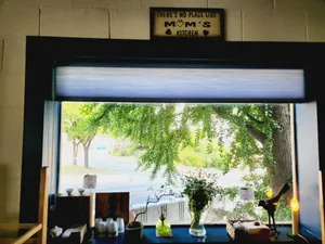 Moms Kitchen