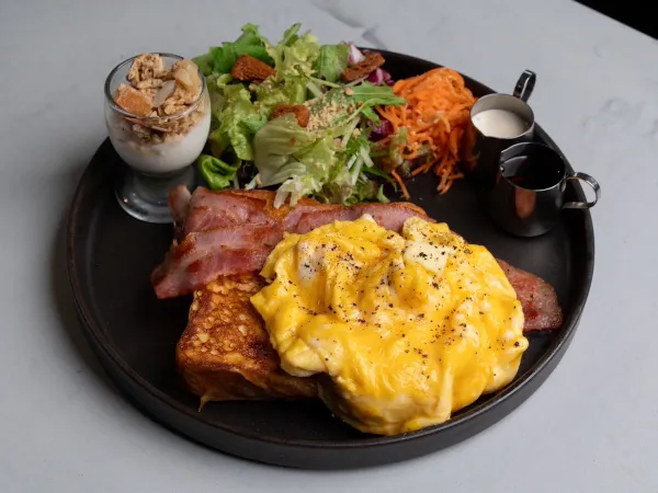 MAZE CAFE NAMBA