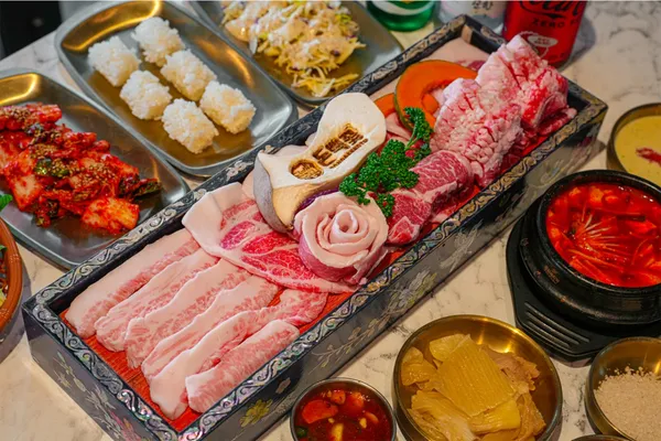 돈백꽃 인제점