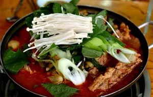 Gohwang 24Si Ppyeodagwi Haejangguk Gamjatang