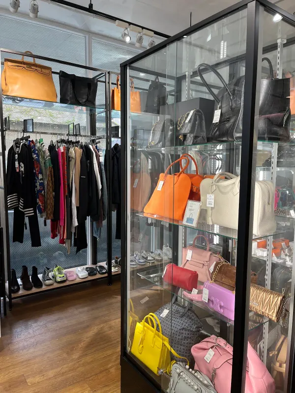 kindal nakameguro second hand store 사진 2